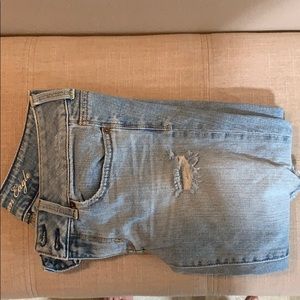 Women’s size 6 regular capris